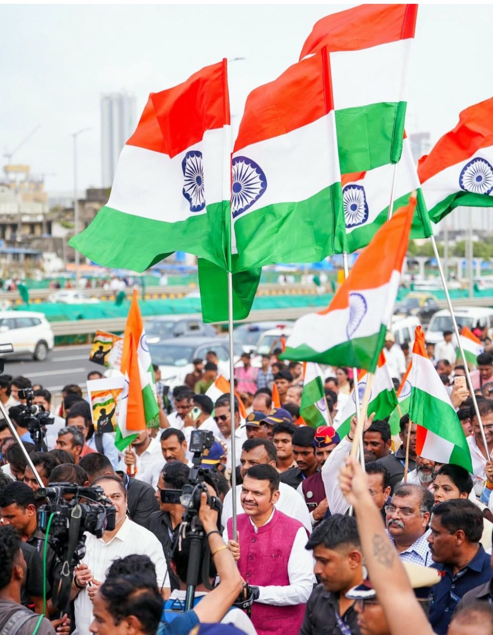 मुख्यमंत्री देवेंद्र फडणवीस यांनी तिरंगा रॅलीत एक मोठे विधान "आता भारताला कोणीही रोखू शकत नाही..."