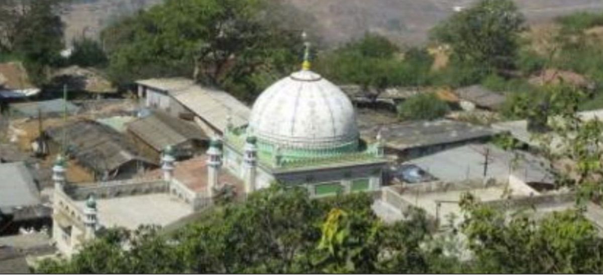 दर्गाह हाजी मलंग बाबा हिंदू आणि मुस्लिम धर्मांच्या एकतेचे एक उत्तम उदाहरण